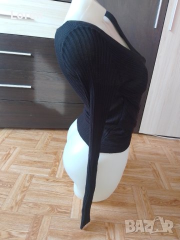 Черна блуза интересен модел, снимка 5 - Блузи с дълъг ръкав и пуловери - 42909698