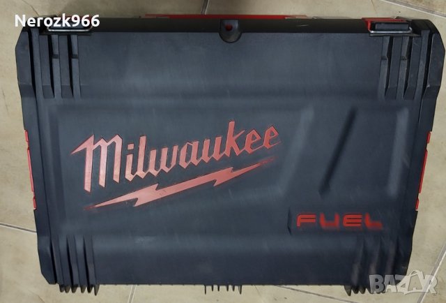 Акумулаторен ударен гайковерт Milwaukee M18 ONEFHIWF12-0X - 18 V, 1356 Nm, 1/2 inch, снимка 2 - Винтоверти - 42905818