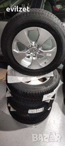 Нов оригинален комплект зимни гуми с лети джанти 17 цола и датчици за Toyota RAV4 след 2020г.