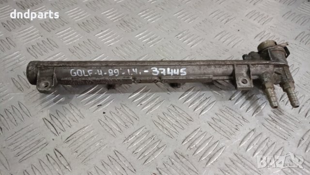 Горивна рейка VW Golf 4 1.4i 1999г.	