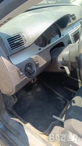 🚗 Продавам Пасат Б6 (Passat B6) 2.0 140кс на ЧАСТИ. (ВСИЧКО НАЛИЧНО) 
(Колата пали и върви), снимка 12 - Части - 51173944