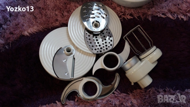 Кухненски робот Philips HR7765 - в добро състояние с приставки 800W, снимка 4 - Кухненски роботи - 54068371