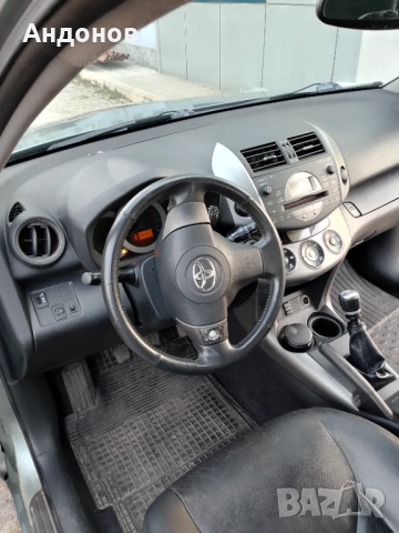 Тойота Рав 4 2.2 D4D, снимка 6 - Автомобили и джипове - 54186441