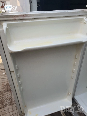 Малък хладилник с камера , снимка 3 - Хладилници - 53875594