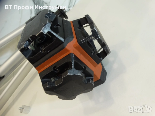 Hilti PM 30 MG - 3D Линеен лазерен нивелир + тринога 1.50 м, снимка 4 - Измервателни инструменти - 53081944