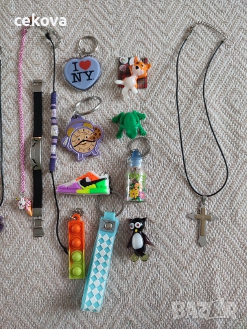 Различни гривни,гердани, ключодържатели и играчки, снимка 3 - Други - 52592144