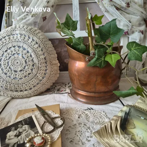 Винтидж меден съд за дърва или въглища