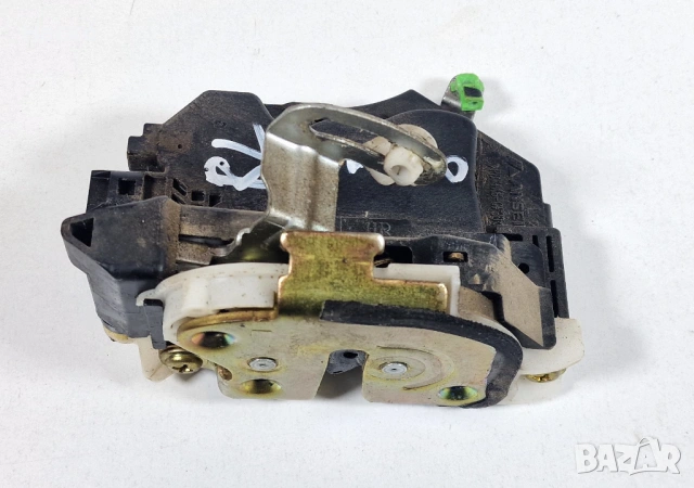 Задна Лява Брава Mitsubishi Outlander Митсубиши Аутлендър 2001г-2006г