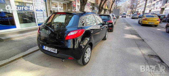Mazda 2, снимка 11 - Автомобили и джипове - 53880383