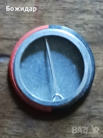 Значка. От 1975г. По случай победата на Виетнам., снимка 2 - Колекции - 51346013