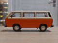 Volkswagen T3 Caravelle Bus 1981 - мащаб 1:43 на IXO моделът е нов в PVC дисплей-кейс VW Transporter, снимка 11