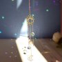 Декоративен аксесоар, украшение за стая с цветни стъклени кристали, луна и синджири в златист цвят
