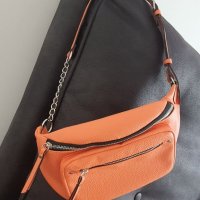 Дамска чанта за рамо или за кръста, снимка 3 - Чанти - 42505985