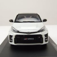 Toyota Yaris GR 2020 - мащаб 1:43 на Solido моделът е нов в PVC дисплей-кейс, снимка 14 - Колекции - 42719015