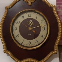 Часовник Янтар СССР 1976 година , снимка 1 - Антикварни и старинни предмети - 31810464
