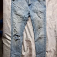 младежки панталон BERSHKA размер 42 , снимка 1 - Панталони - 42275437