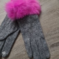 Нови уникални дамски зимни сиви ръкавици с цикламен косъм на намаление , снимка 2 - Ръкавици - 37993266