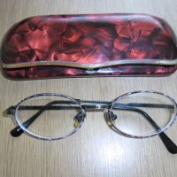 Калъф и очила, снимка 1 - Слънчеви и диоптрични очила - 31854233