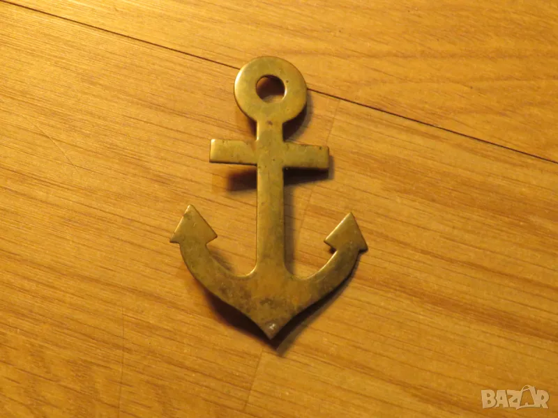 Старинна морска котва от бронз за закачане към дреха - радост за морски, плаватели и морски войски ., снимка 1