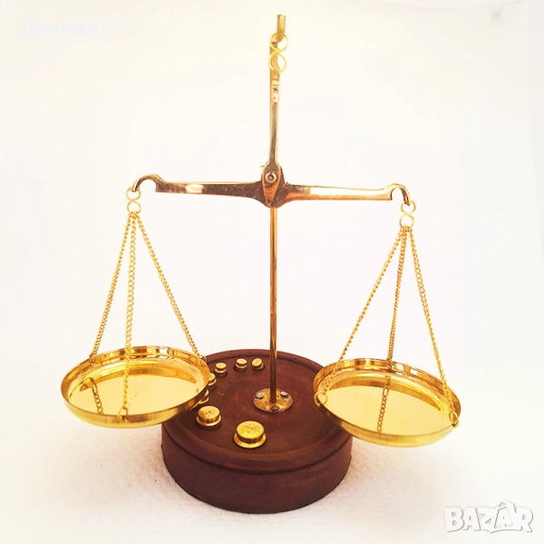 Везна от бронз, снимка 1