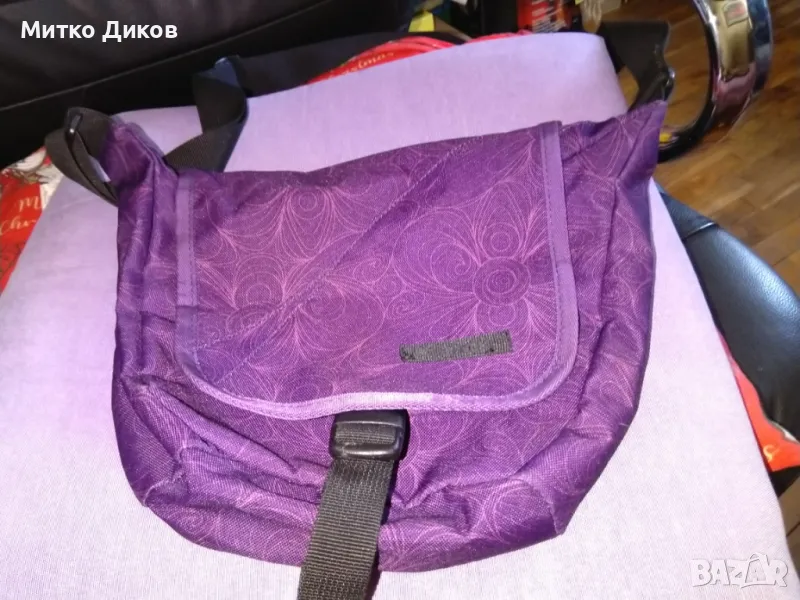 Чанта лилава нова за през рамо маркова на Рийбок за през рамо промазан  плат 26х19х6см, снимка 1