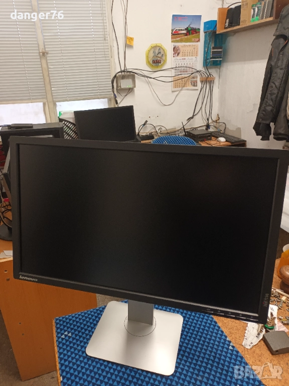 Продавам монитор LENOVO T2424P, снимка 1