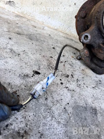 Шенкел главина преден десен за Тойота корола версо. 2.2 D-CAT. 177кс. 2006, снимка 4 - Части - 48852747