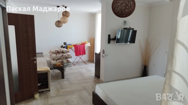 Триетажна жилищна сграда с дворно място и лятна кухня, снимка 14 - Къщи - 51545415