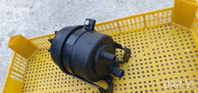 Казанче Хидравлична течност хидравликата на волана  ATF ZF, снимка 3 - Части - 38546642