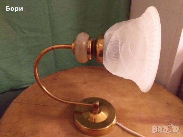 Аплик стенна лампа