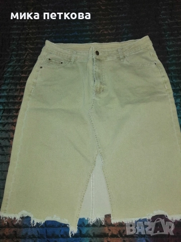 дамска пола и панталон по тялото