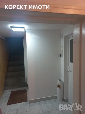 Продава КЪЩА НА ДВА ЕТАЖА  в гр. Попово Център, снимка 4 - Къщи - 50991311