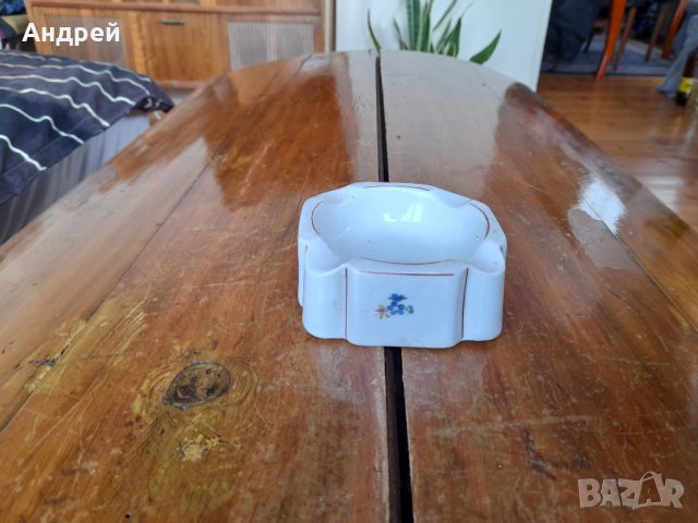 Стар порцеланов пепелник 