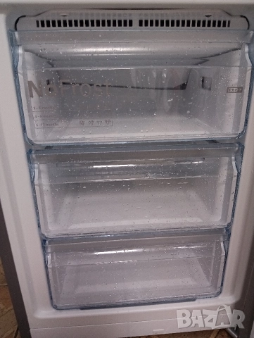 Иноксов комбиниран хладилник с фризер Бош Bosch Total No Frost 2 години гаранция!, снимка 7 - Хладилници - 52580173