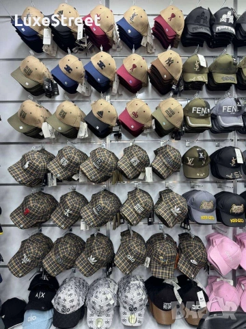 FENDI 🫟 DSQUARED2 🫟MIU MIU 🫟 LOEWE 🫟 ADIDAS 🫟 NIKE 🫟 JORDAN 🫟 VALENTINO 🫟 LOUIS VUITTON 🫟, снимка 2 - Шапки - 54138828