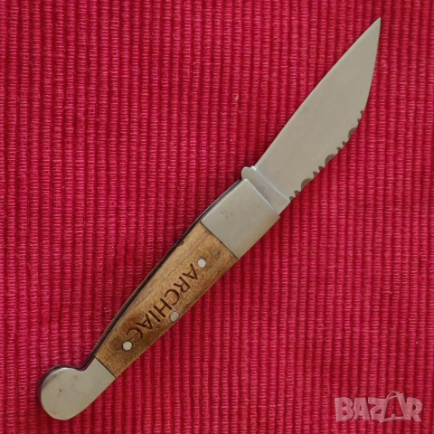 Джобно ножче с дървени чирени. 