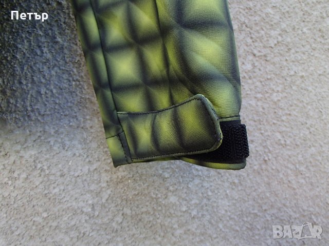 Продавам ново  дамско зелено яке софт шел Jack Wolfskin, снимка 6 - Якета - 30037235