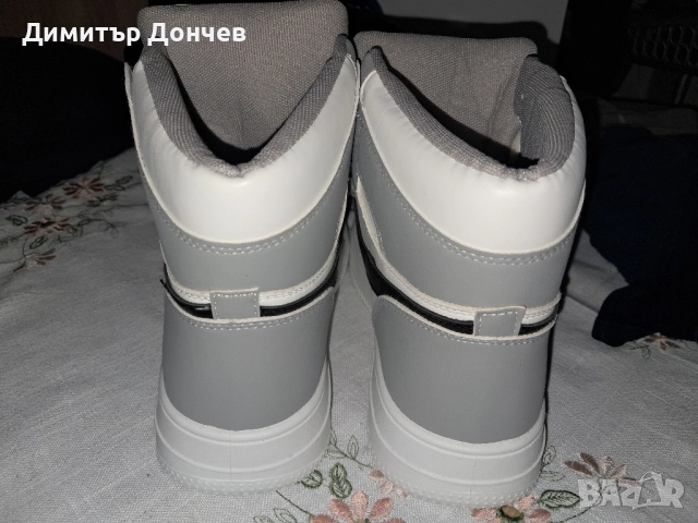 Обувки на NIKE, снимка 2 - Маратонки - 52452666