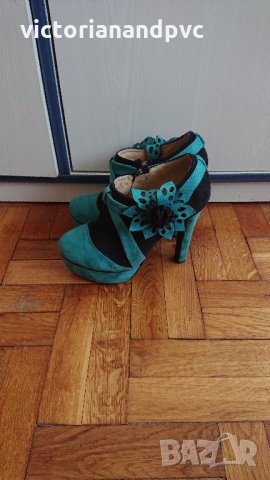 Тюркоазени велурени обувки на ток и платформа, снимка 1 - Дамски обувки на ток - 29693145