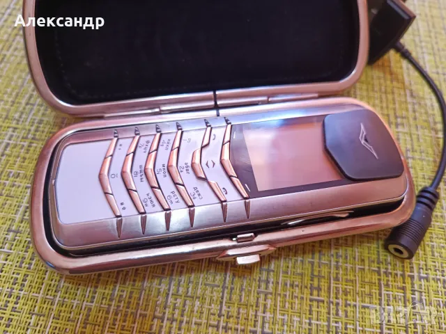 Истински мобилен телефон Vertu Signature M