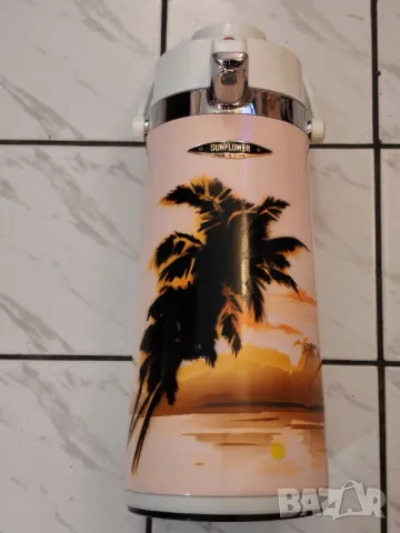 Термус 2.2 литра с помпа. 