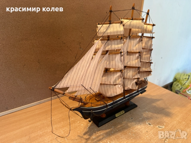 умален модел на британски търговски кораб (клипер)"CUTTY SARK", снимка 3 - Антикварни и старинни предмети - 52924645