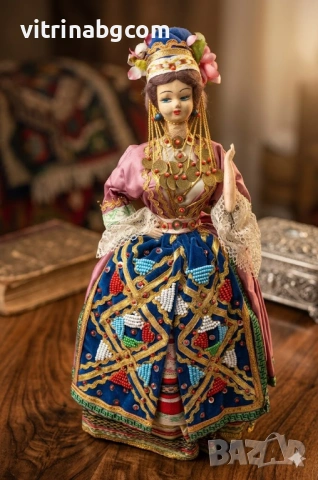 🌟 ЕТНО ШЕДЬОВЪР: Рядка ретро кукла с невероятно богата, ръчно избродирана декорация