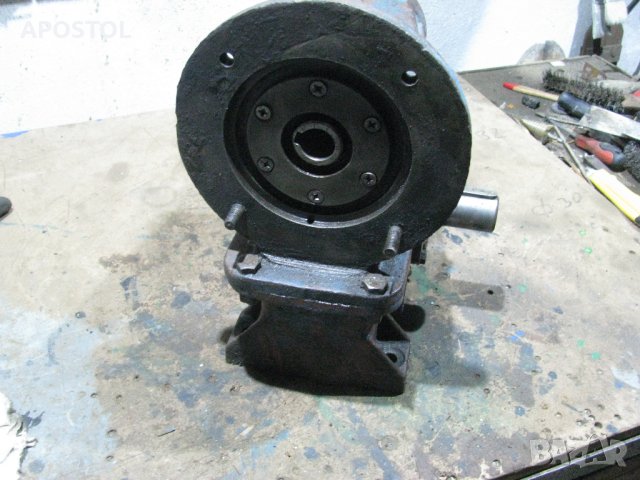 редуктор, снимка 4 - Резервни части за машини - 42829585