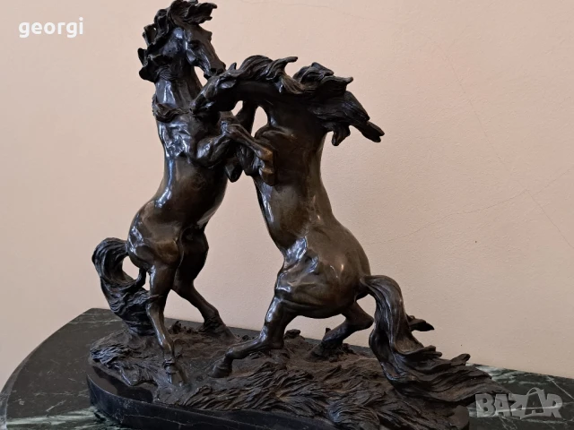 бронзова скулптура коне с мраморен пиедестал , снимка 2 - Декорация за дома - 51088699