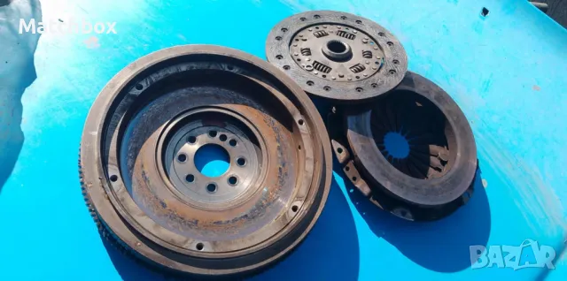 Комплект маховик и съединител за Мерцедес 124 200Е , снимка 2 - Части - 47812668