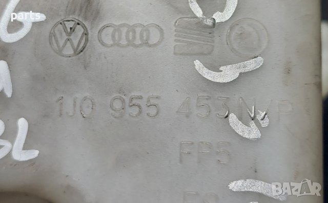 Казанче Чистачки със Помпа Ауди А3 8L - VW Голф 4 - Бора - Сеат Леон - Шкода Октавия N , снимка 4 - Части - 44348282