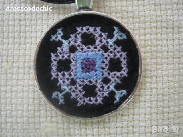 Бродирани бижута с шевици 2, снимка 4 - Колиета, медальони, синджири - 29697661