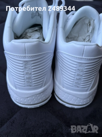 Jordan Max Aura 2 White, снимка 4 - Маратонки - 56294616