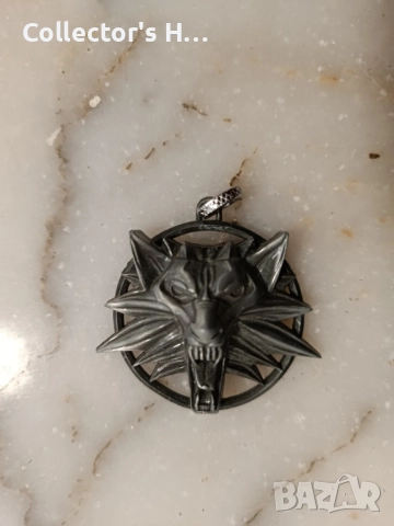 Медальон от играта The Witcher по фентъзи поредицата „Вещерът“ на Анджей Сапковски